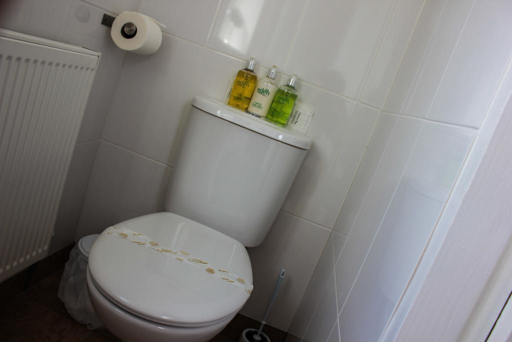 Eden End Guest House ฮอคลีย์ฮีธ ภายนอก รูปภาพ