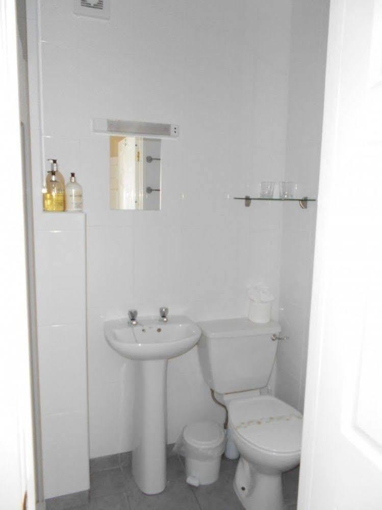 Eden End Guest House ฮอคลีย์ฮีธ ภายนอก รูปภาพ